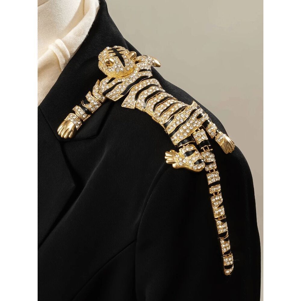 🐯 ✨ Rhinestones Crouching Tiger Bendable Design Blingy Statement Brooch NEW